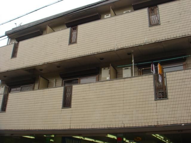 1K Apartment for Rent in Takatsuki, Osaka - 39,000 Yen - Thumbnail 4