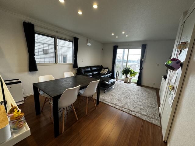 5LDK Modern House in Nagoya's Midori Ward with Solar Power - Thumbnail 4