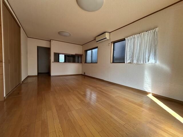 2LDK Detached House for Sale in Chigasaki, Kanagawa - Thumbnail 3