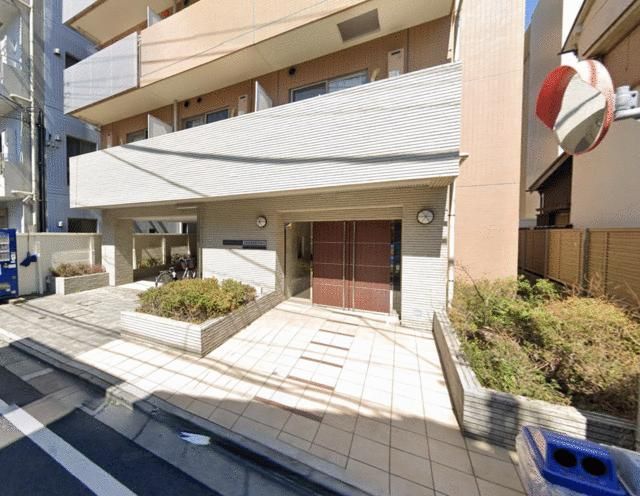 1K Apartment for Sale in Ikebukuro, Tokyo | Pet & Office Use OK - Thumbnail 4