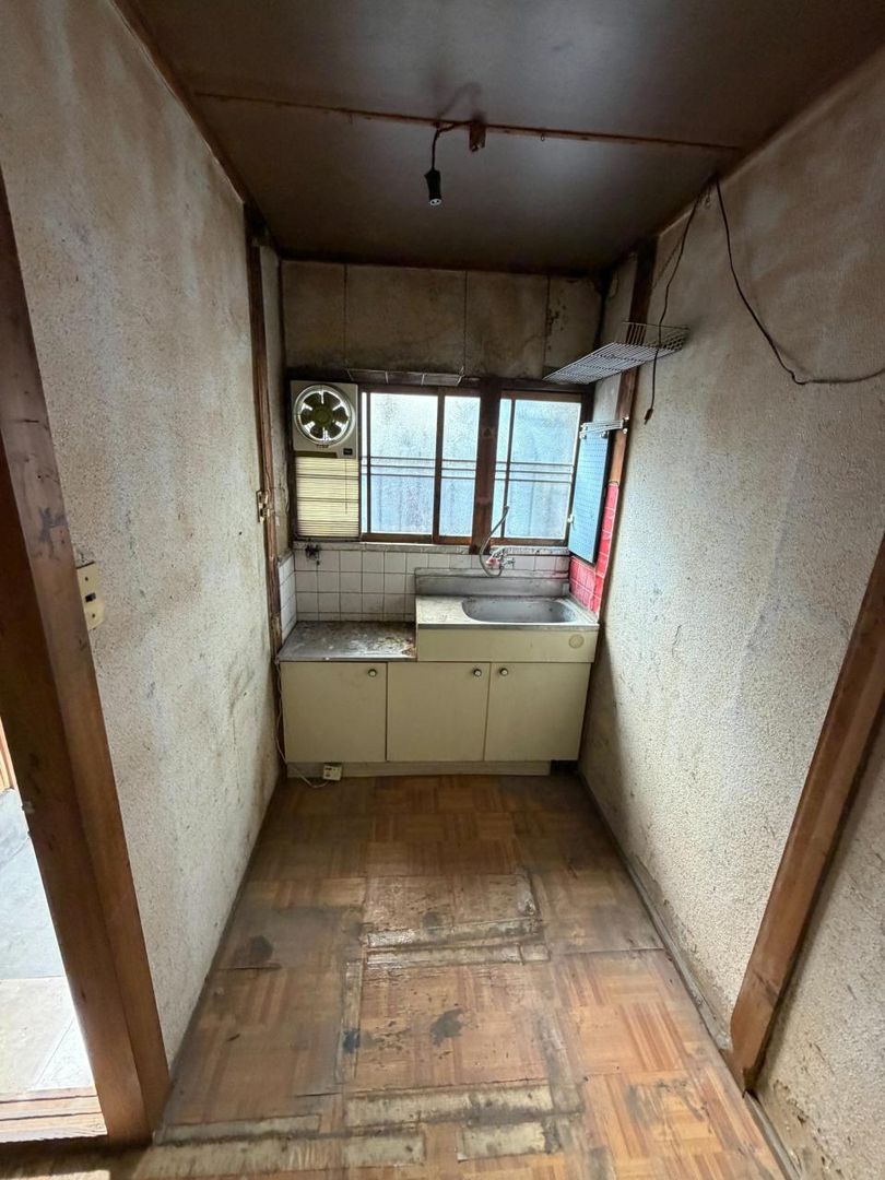 Used Terrace House for Sale in Takatsuki, Osaka - 3DK, 39.13 sqm - Thumbnail 2