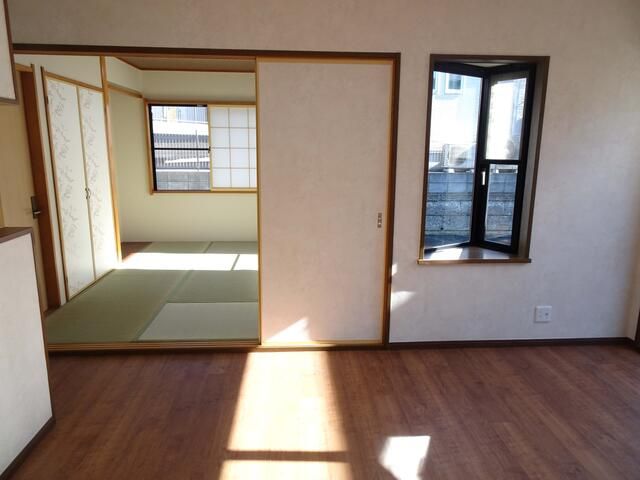 Renovated 4LDK Detached House for Sale in Yokosuka, Kanagawa - Thumbnail 4