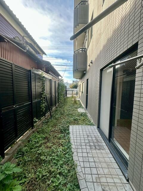 3LDK Apartment for Sale in Suginami, Tokyo with Private Terrace - Thumbnail 2