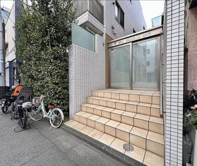 2LDK Maisonette Apartment for Sale in Shibuya, Tokyo - Thumbnail 3