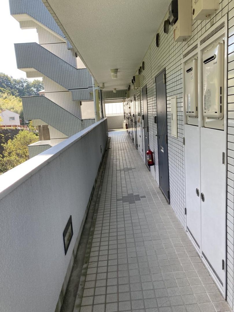 1K Apartment for Sale in Matsuyama with Scenic Views Near Dogo Onsen - Thumbnail 2