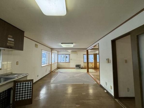 4LDK Detached House for Renovation in Namporo, Hokkaido - Thumbnail 2
