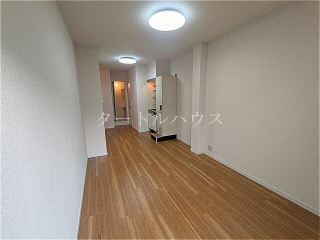 1K Apartment for Rent in Shijonawate, Osaka - 37,000 Yen - Thumbnail 4