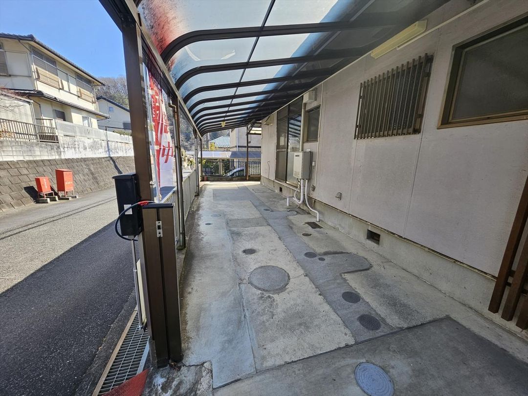 3LDK House in Fujinodai Danchi, Sagamihara with Park Views - Image 1