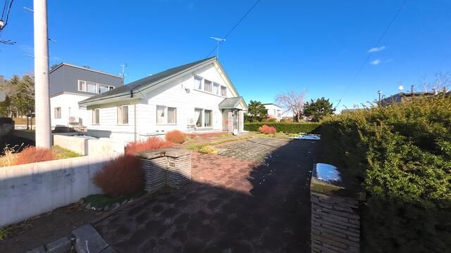6LDK House with Large Garden for Sale in Kitahiroshima, Hokkaido - Thumbnail 2