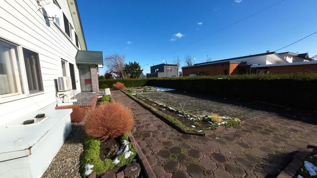 6LDK House with Large Garden for Sale in Kitahiroshima, Hokkaido - Thumbnail 3