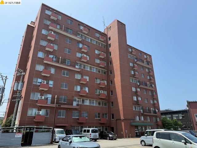 3SLDK Apartment for Sale in Toyama City, Renovation Potential - Thumbnail 2
