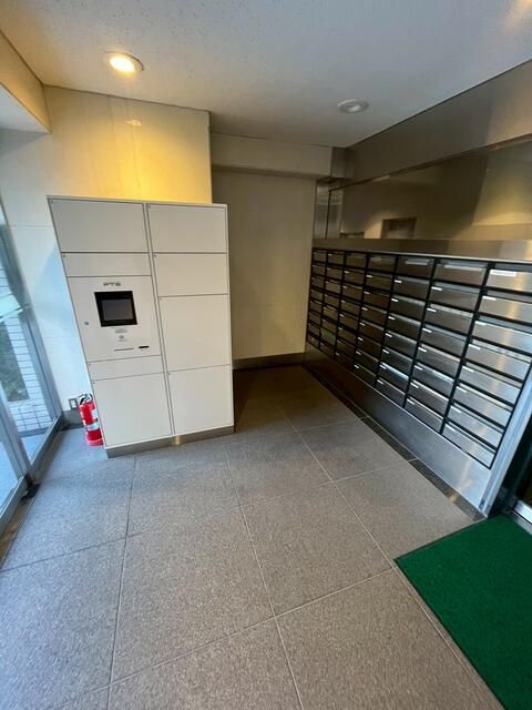 3LDK+S Kagurazaka Condo with Large Balcony | Shinjuku, Tokyo - Thumbnail 2