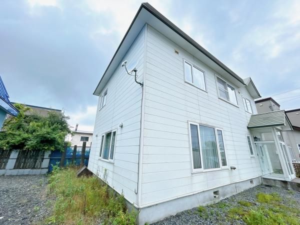 5LDK Detached House for Sale in Wakkanai, Hokkaido with 4 Car Parking - Thumbnail 2
