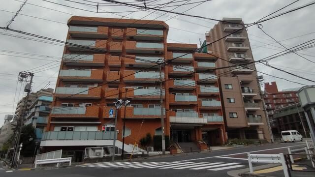 1LDK Apartment for Sale in Bunkyo, Tokyo | Renovated & Furnished - Thumbnail 2