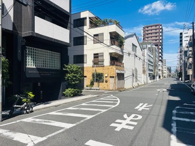 1K Apartment for Sale in Sumida, Tokyo - Excellent Access - Thumbnail 3
