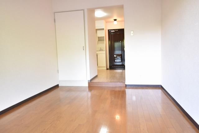 1R Apartment for Rent in Suita, Osaka - 30,000 Yen - Thumbnail 4