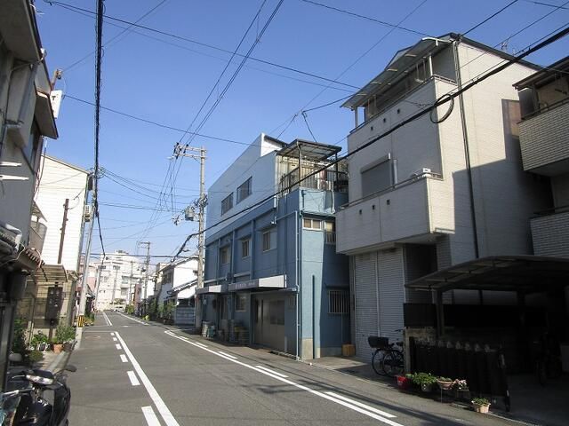 4LDK Steel House with Garage/Warehouse in Osaka Ikuno Ward - Thumbnail 2