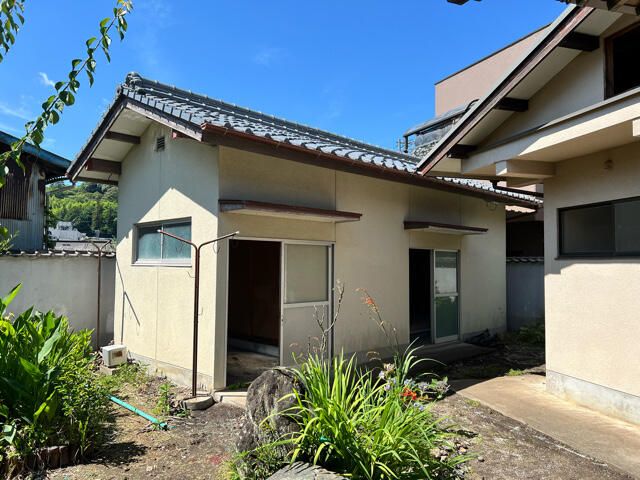 Pre-owned House in Seiyo City, Ehime – 6DK, 707.56 sqm Land - Thumbnail 2