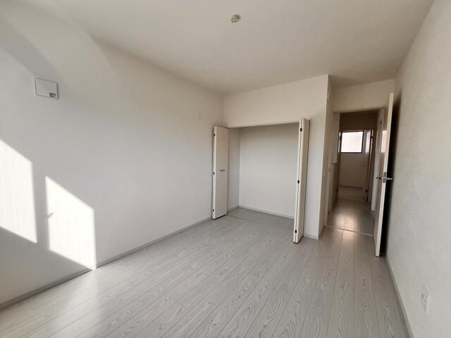 New 4LDK House in Okazaki, Aichi | 2025 Build with Double-Height LDK - Thumbnail 4