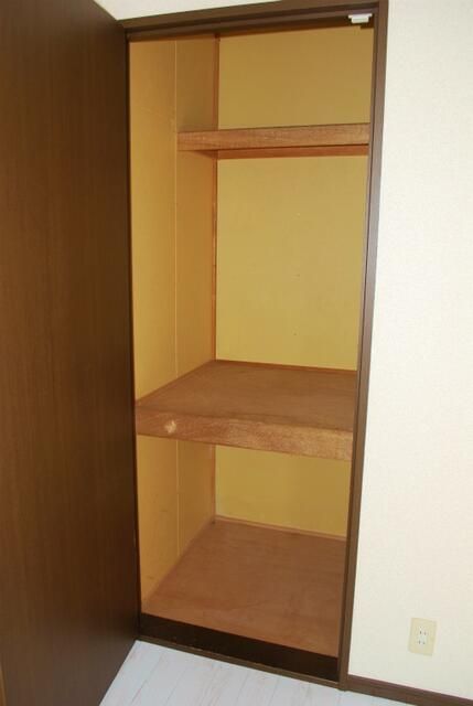 1K Apartment for Rent in Katsura, Chiba - 20,000 JPY - Thumbnail 3
