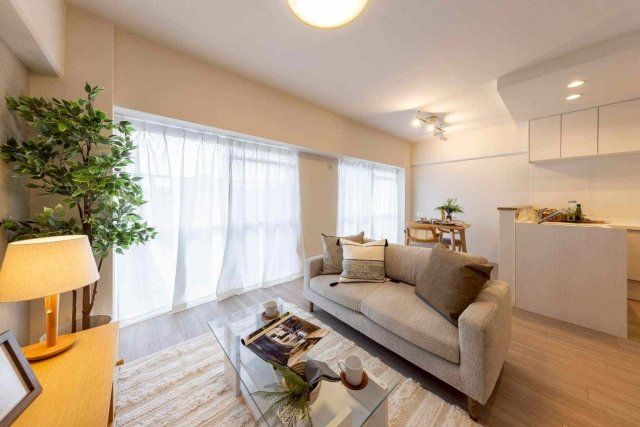 2LDK Apartment for Sale in Miyakojima, Osaka - 59.4m² - Thumbnail 3