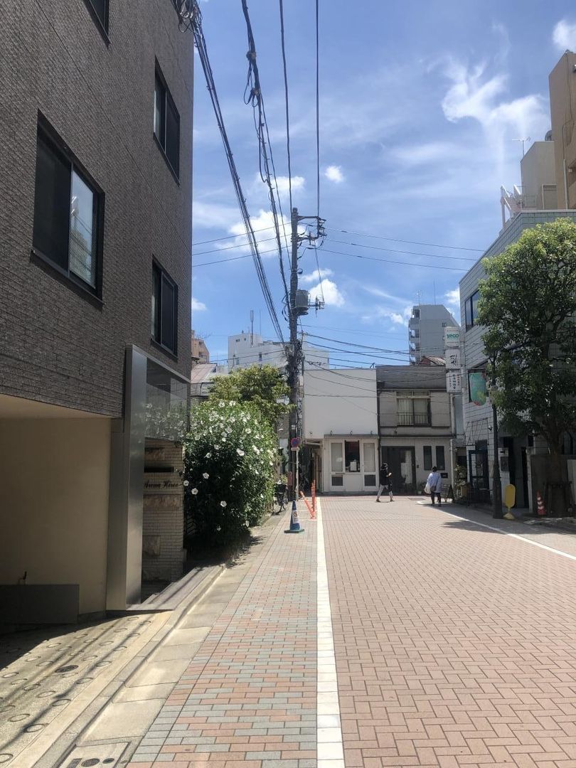 1LDK Apartment for Sale in Hiroo, Shibuya, Tokyo - Thumbnail 2