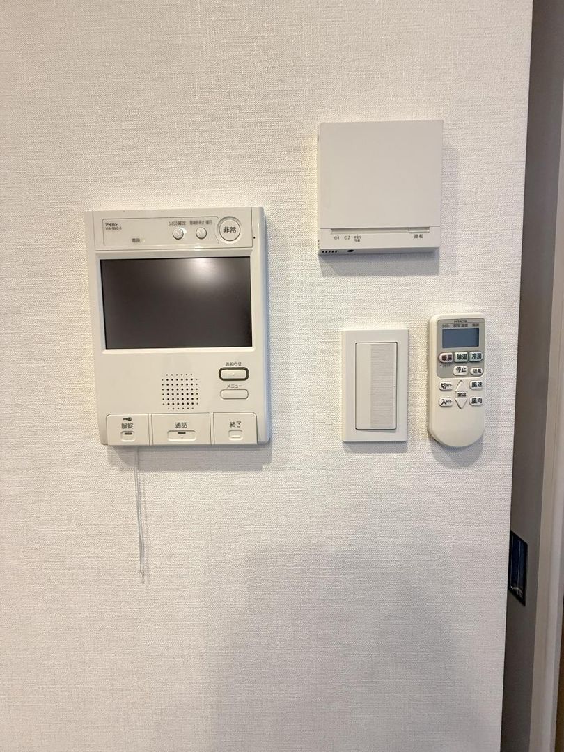 2LDK Apartment for Sale in Ueno, Tokyo - Near Ueno Station - Thumbnail 2