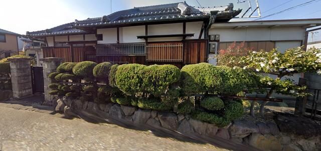 90-Tsubo Land with Charming 1975 Single-Story House in Hannan, Osaka - Thumbnail 2