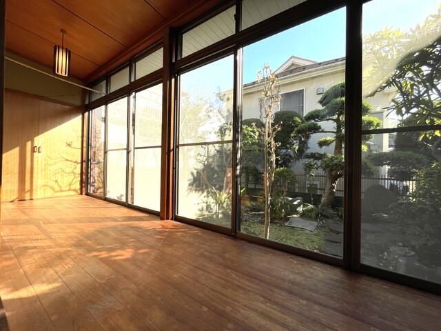 5LDK Traditional House for Sale in Zushi, Kanagawa - Thumbnail 2