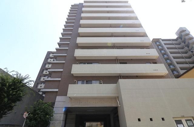 Renovated 4LDK Apartment near Ibaraki-shi Station, Osaka - Image 1