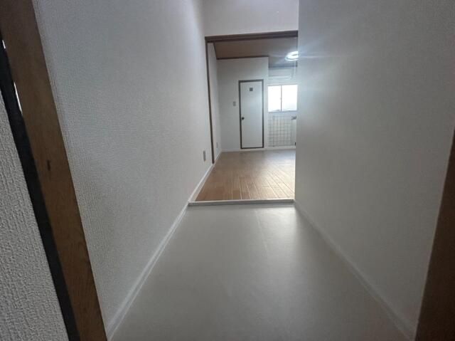 1R Apartment for Rent in Nishinari, Osaka - No Deposit, No Key Money - Thumbnail 3