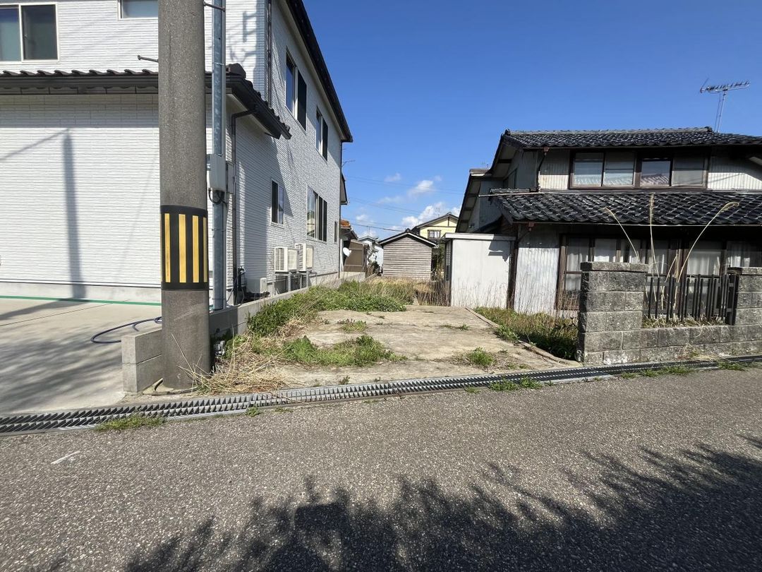 7DK Detached House for Sale in Kahoku City, Ishikawa - Thumbnail 4