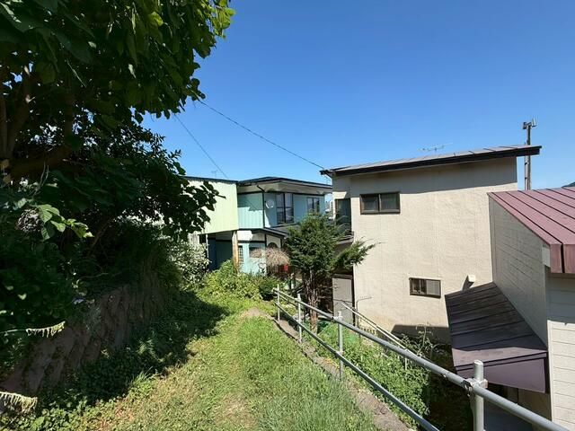 3LDK Detached House for Sale in Muroran, Hokkaido - Thumbnail 2
