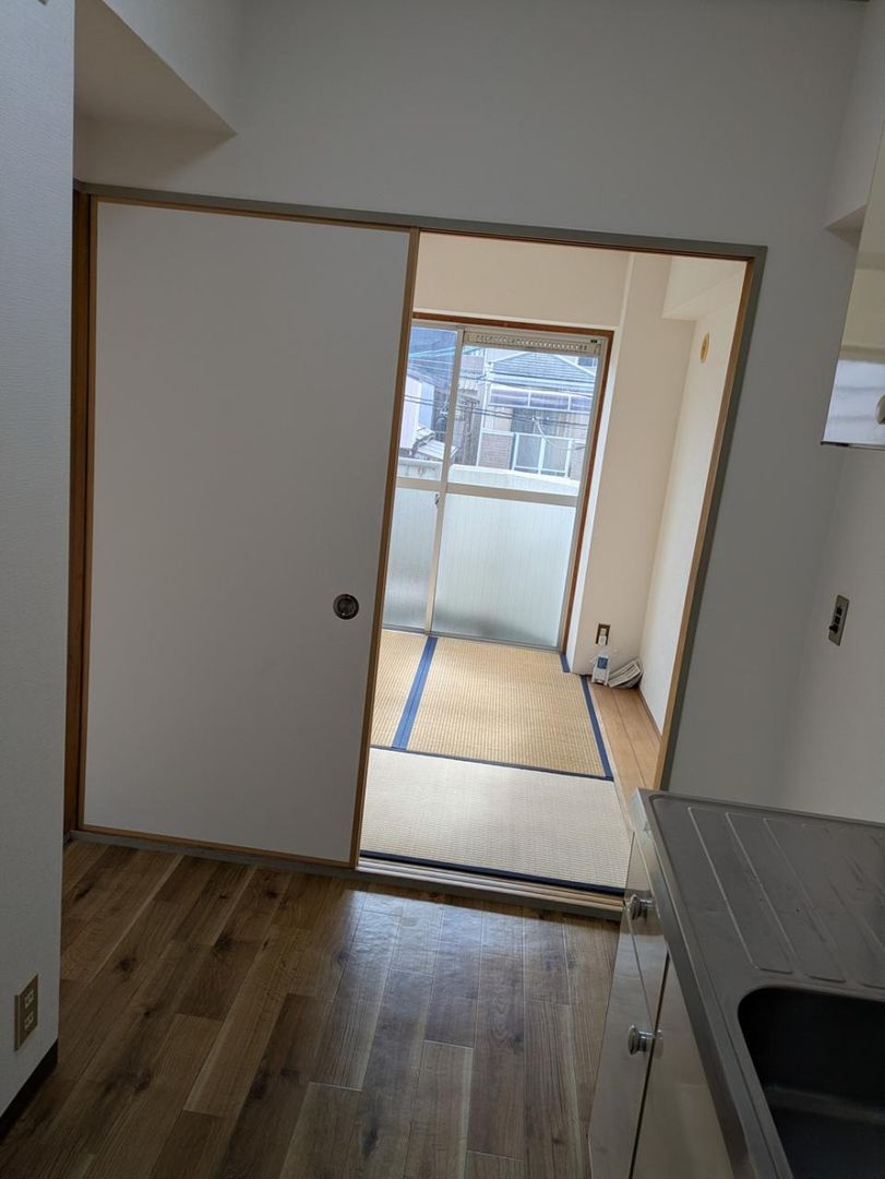 2K Apartment for Rent in Moriguchi, Osaka - 47,000 Yen - Thumbnail 4