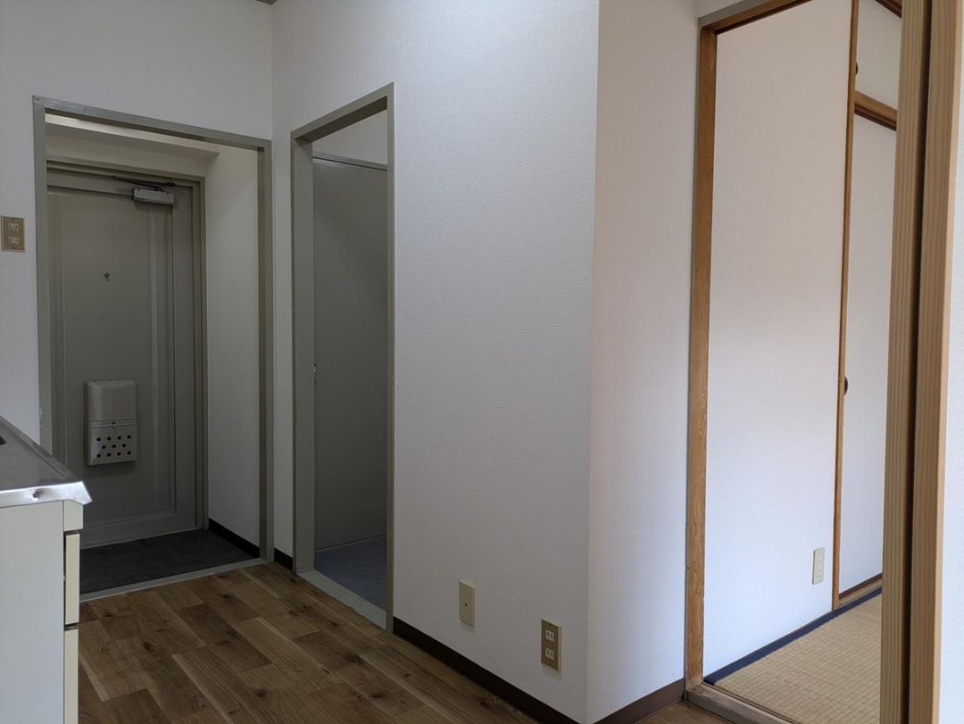 2K Apartment for Rent in Moriguchi, Osaka - 47,000 Yen - Thumbnail 3