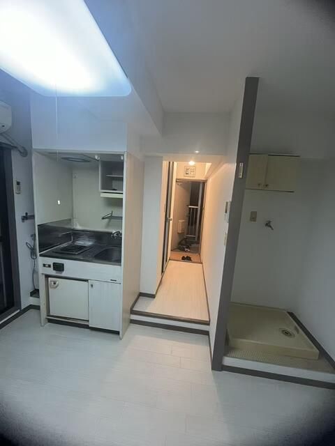 1R Studio Apartment for Sale in Shinagawa, Tokyo - Thumbnail 4