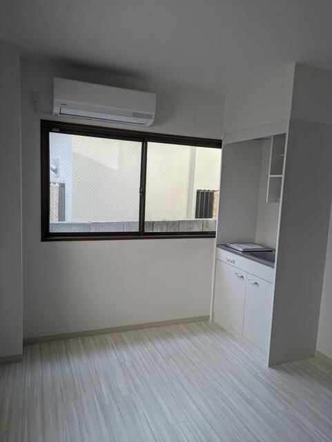 Renovated 1K Apartment Near Sone Station, Toyonaka - Thumbnail 3