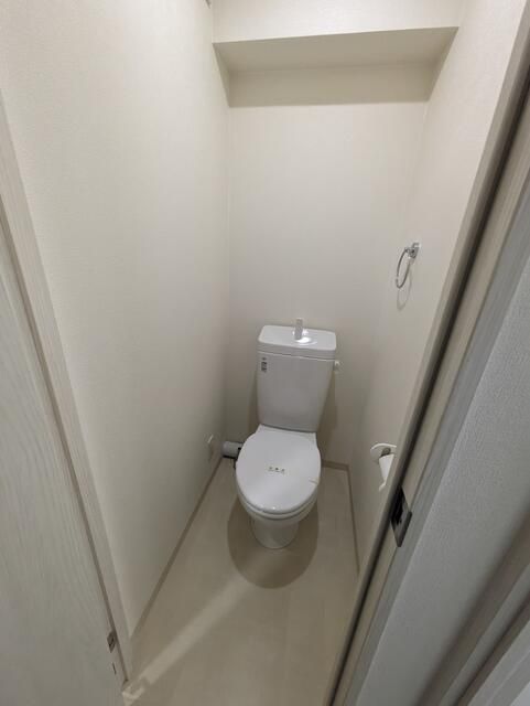 Renovated 1K Apartment Near Sone Station, Toyonaka - Thumbnail 4
