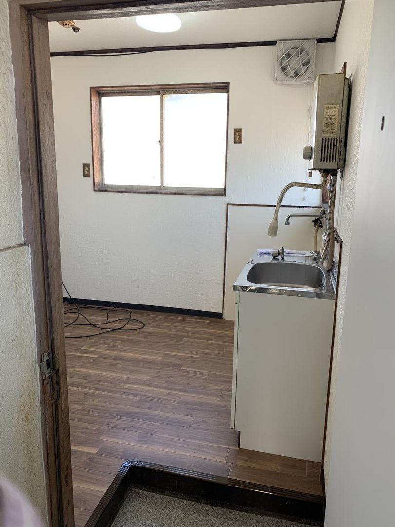 1K Apartment for Rent in Osaka Nishi Ward, No Deposit | 40,000 Yen - Thumbnail 3