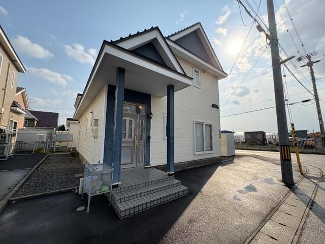 4LDK House with Roof Balcony for Sale in Hokuto City, Hokkaido - Thumbnail 2