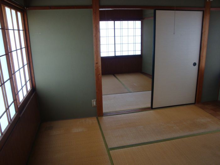 2LDK Apartment for Rent in Masuda, Shimane - 28,000 Yen - Thumbnail 4