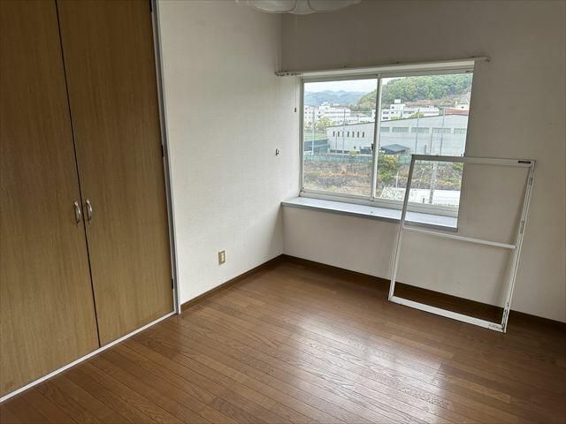 4LDK Resale House in Minami-Saiin-cho, Matsuyama, Ehime - Thumbnail 4