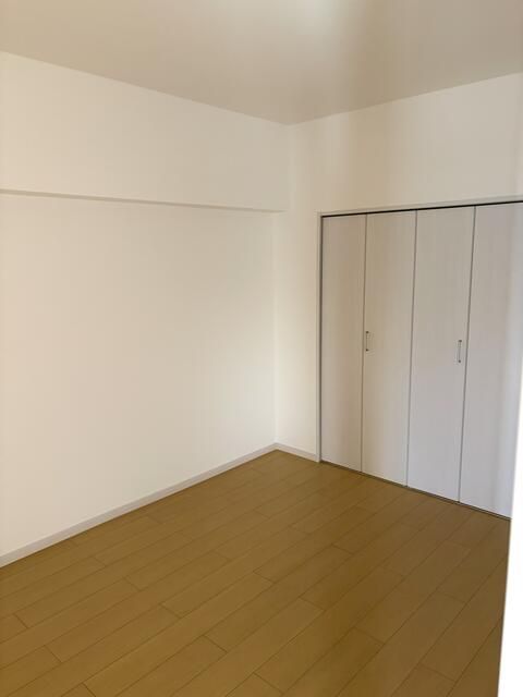 Renovated 2LDK Apartment for Sale in Osaka Asahi Ward - Thumbnail 2