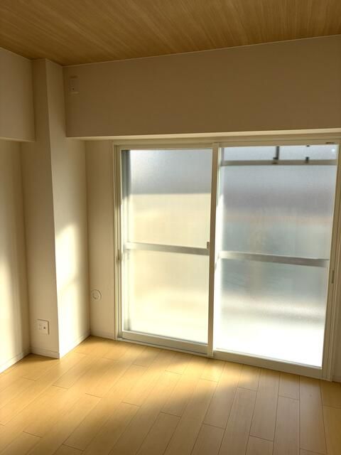 Renovated 2LDK Apartment for Sale in Osaka Asahi Ward - Thumbnail 3