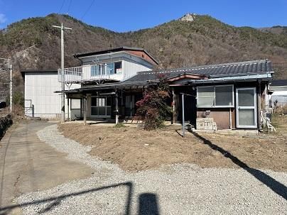 4DK Detached House for Sale in Sakaki, Nagano with Mountain Views - Thumbnail 2