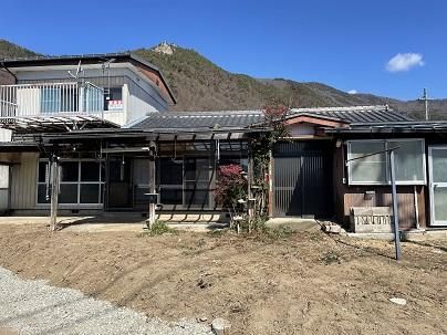 4DK Detached House for Sale in Sakaki, Nagano with Mountain Views - Thumbnail 3