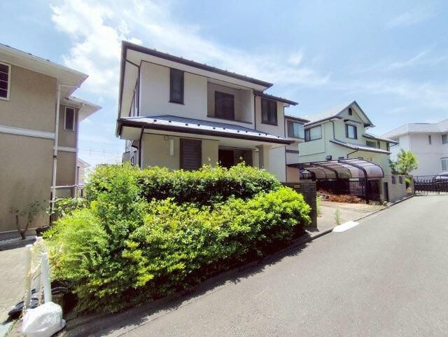 4LDK Detached House for Sale in Fujisawa, Kanagawa - Image 1