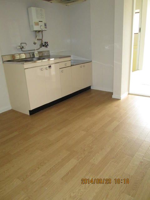 1DK Apartment for Rent in Sakai, Osaka - No Deposit, No Key Money - Thumbnail 4