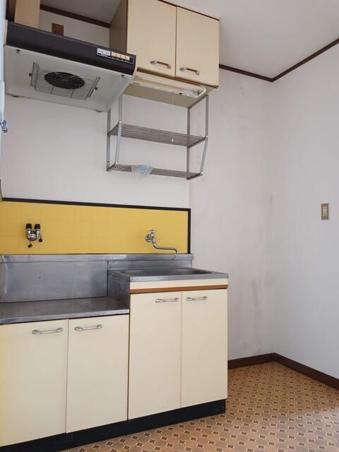 1K Apartment for Rent in Kitakyushu, Fukuoka - 15,000 Yen - Thumbnail 3