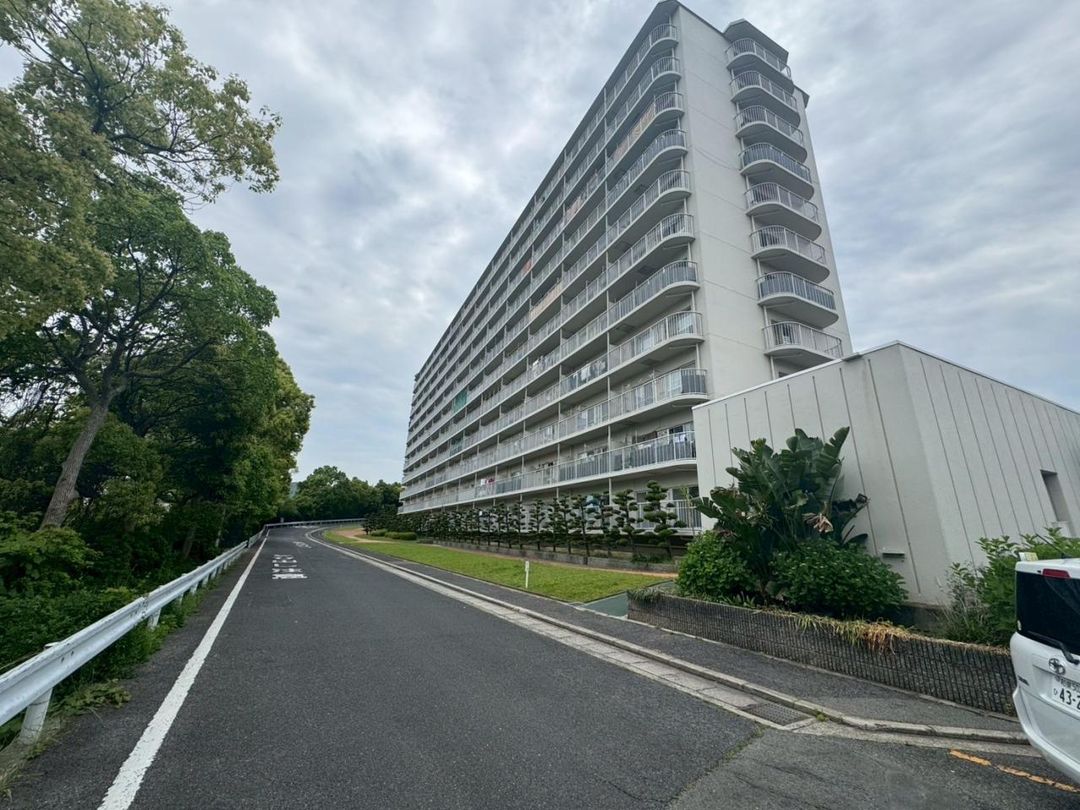 3LDK Apartment for Sale Near Izumisuna-gawa Station, Osaka - Thumbnail 2